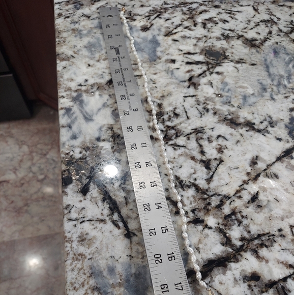 Freshwater pearl necklace with 14k gold clasp - Picture 3 of 4